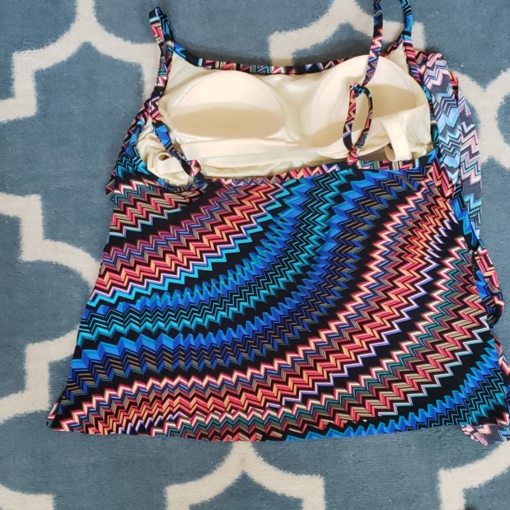 BOUTIQUE Swimsuit Top (GUC) - Picture 2 of 2